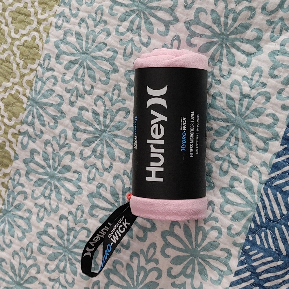 Hurley fitness towel